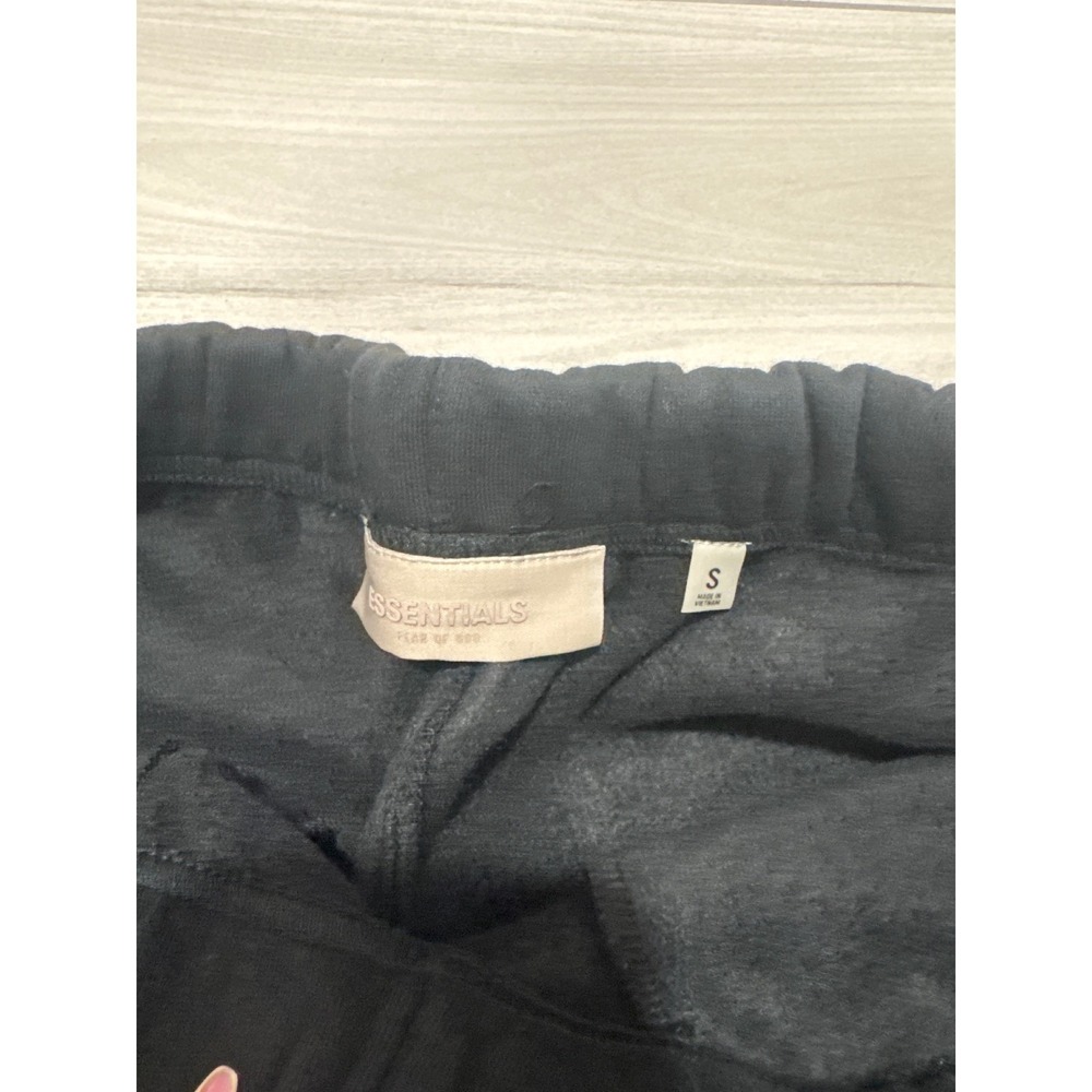 Fear of God Essentials Sweat Shorts Black Mens Size Small NWT - Picture 6 of 7
